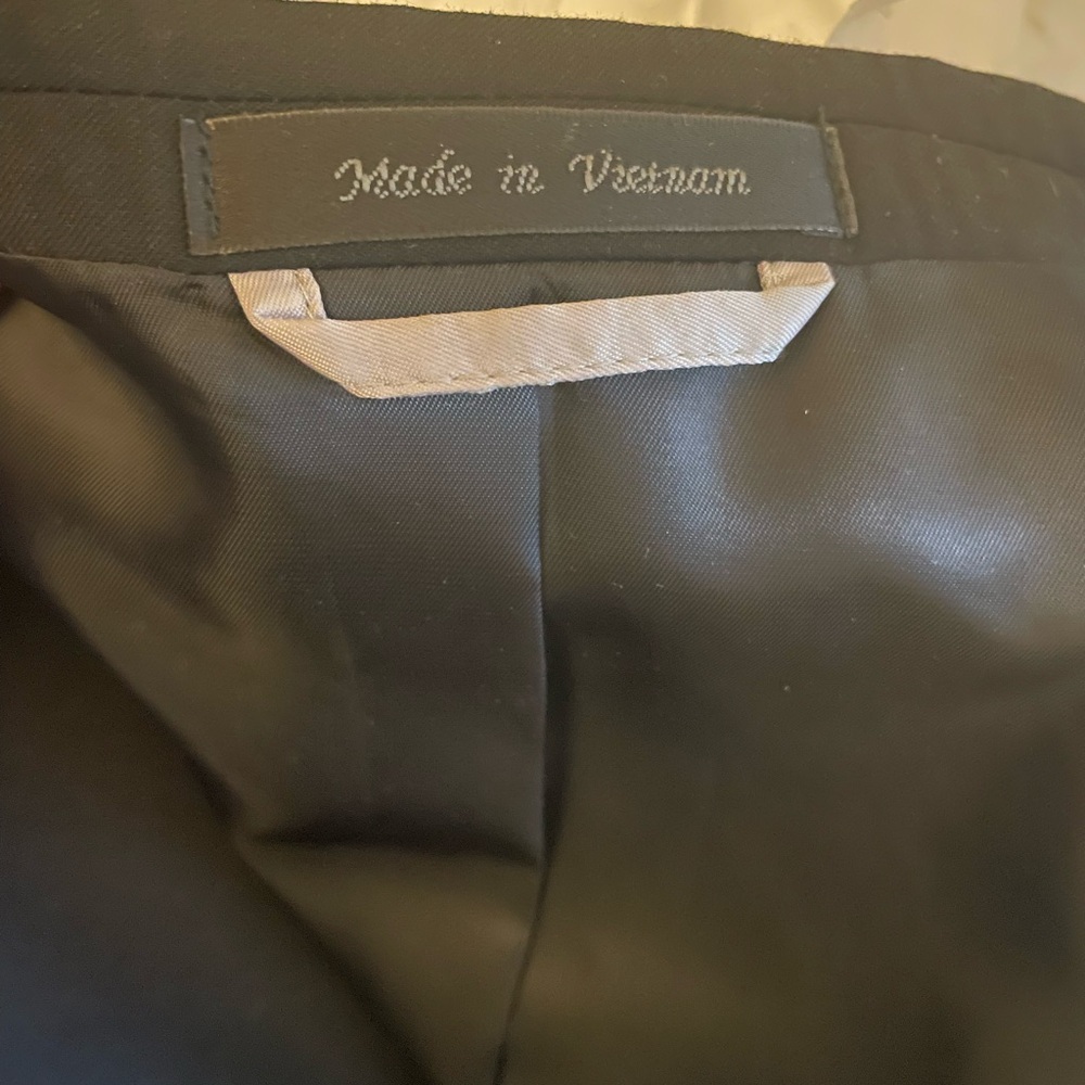 Size 14 US Boys Modern Classic Black Blazer Suit Jacket. Andrew Marc. Like new! - Picture 6 of 7